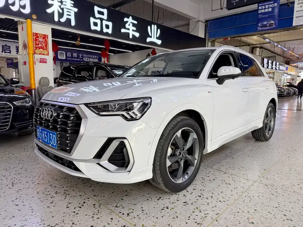 Audi Q3 — фото 1