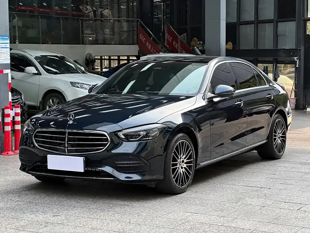 Mercedes-Benz C-Class — фото 1