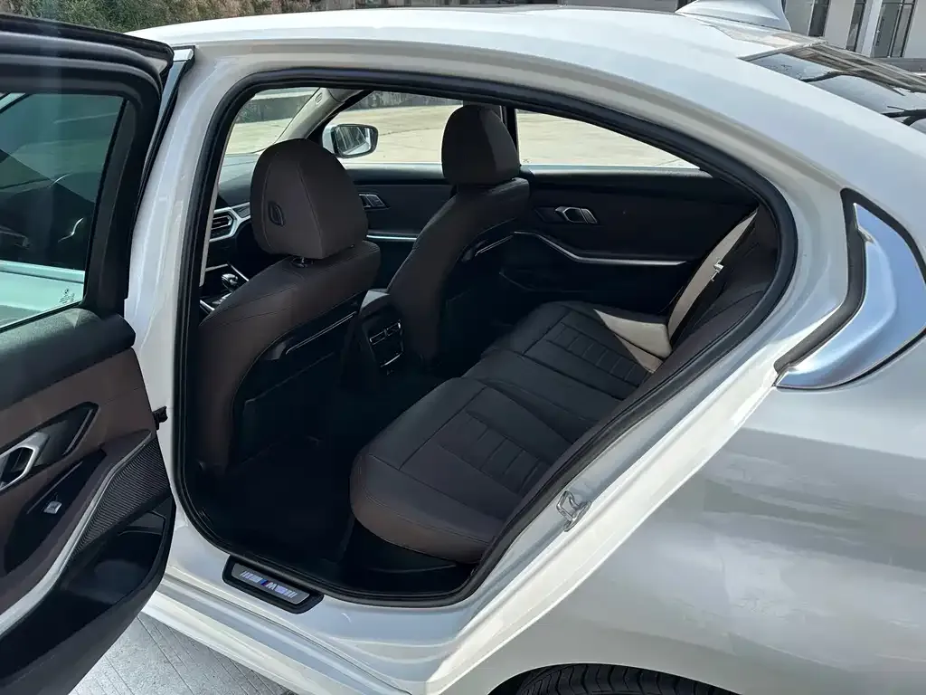 BMW 3 Series 2021 из CN, фото 5