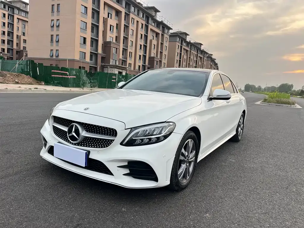Mercedes-Benz C-Class — фото 1