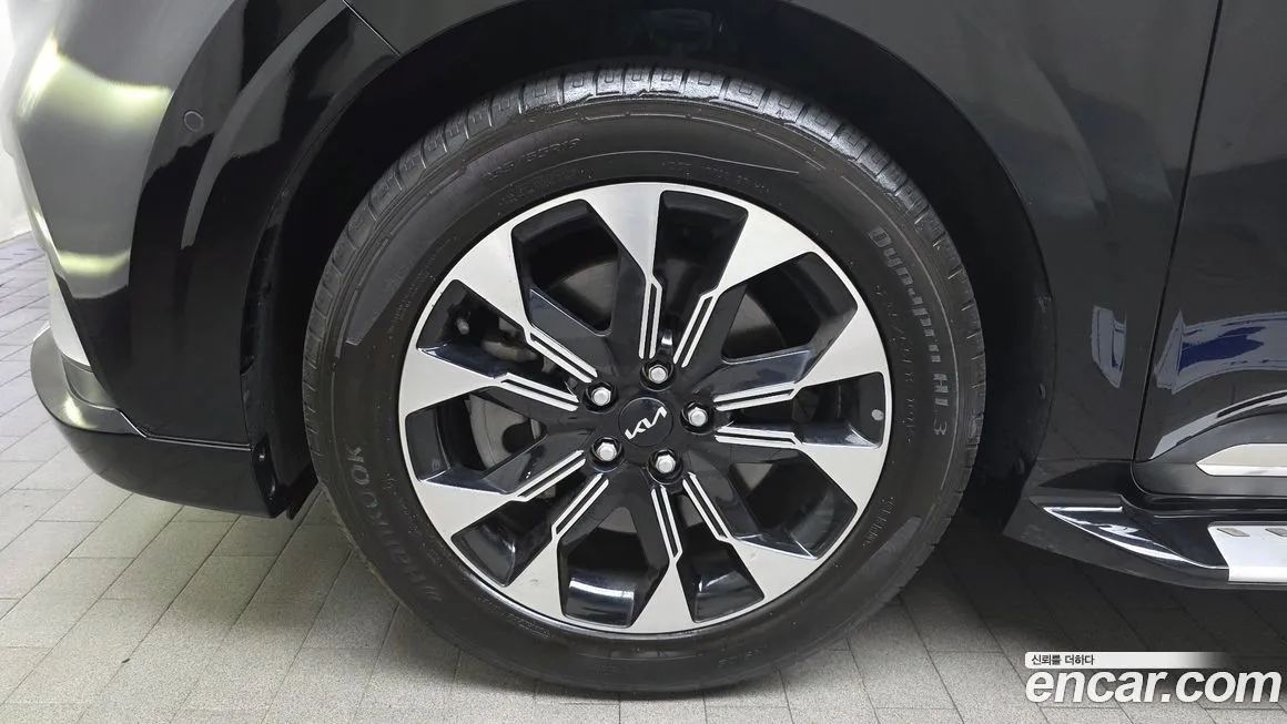 Kia Carnival — фото 10