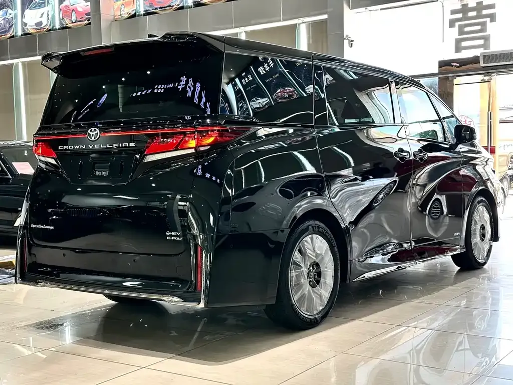 Toyota Vellfire — фото 8