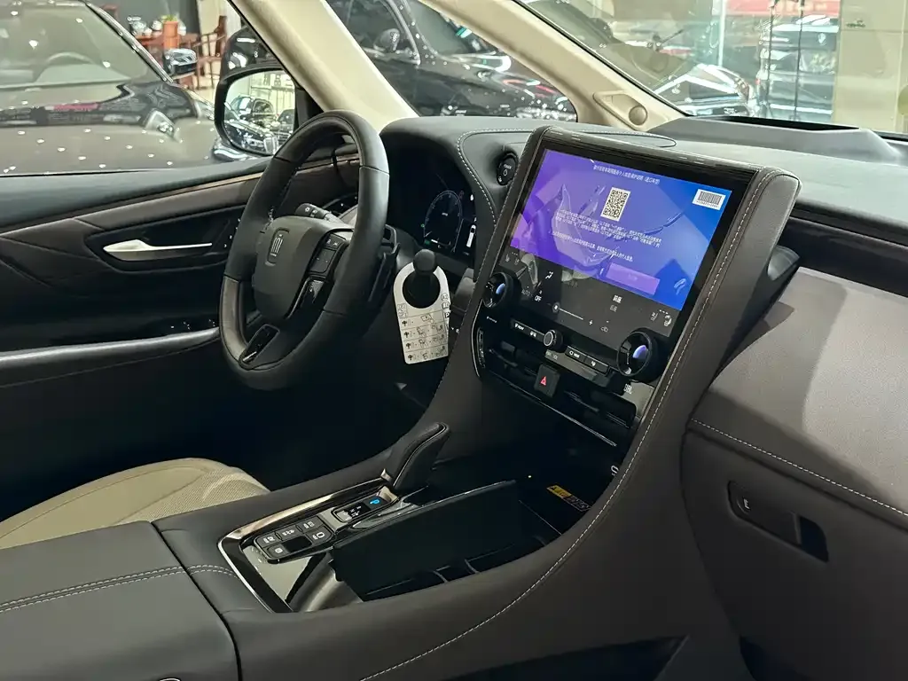 Toyota Vellfire — фото 4