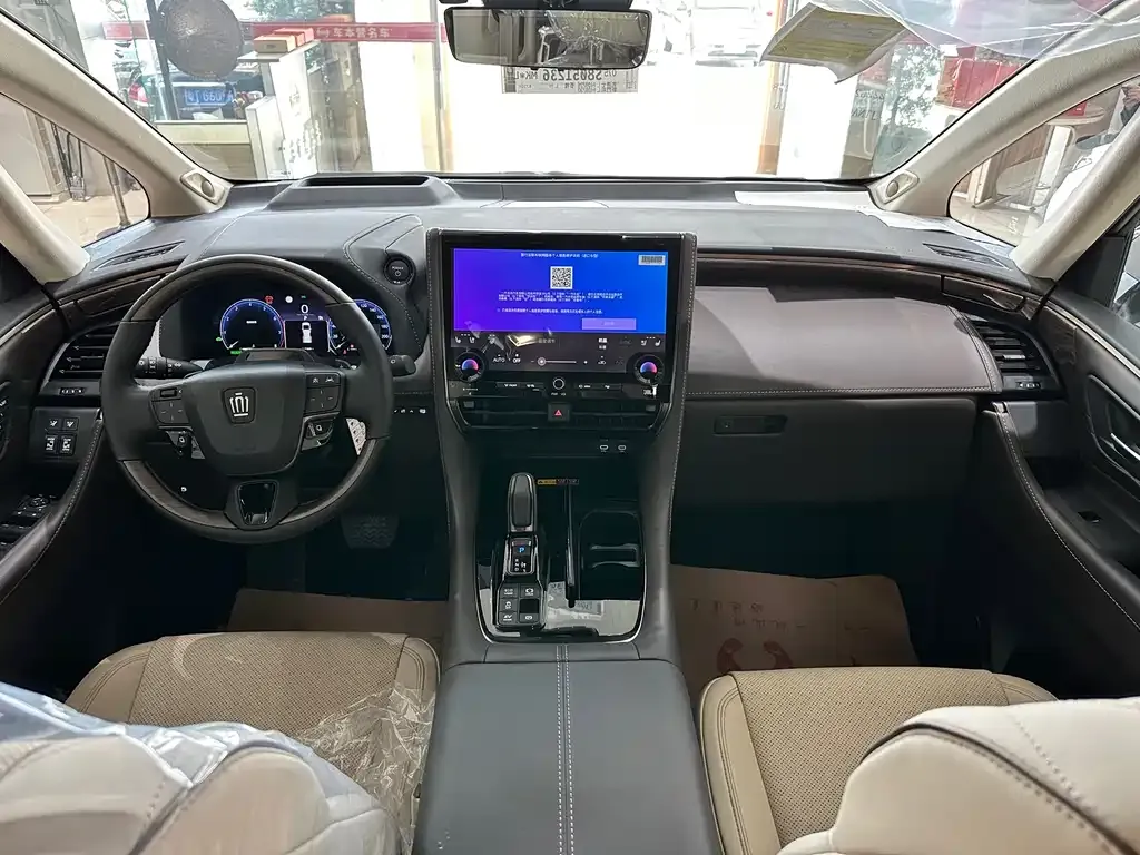 Toyota Vellfire — фото 9