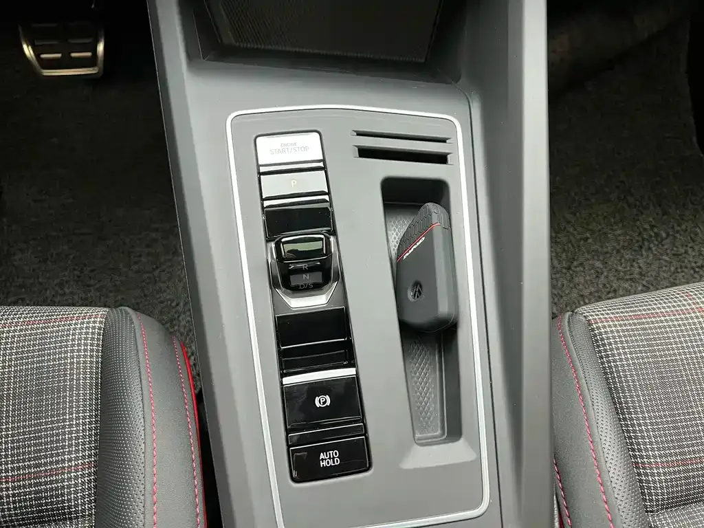 Volkswagen Golf GTI 2021 из CN, фото 10