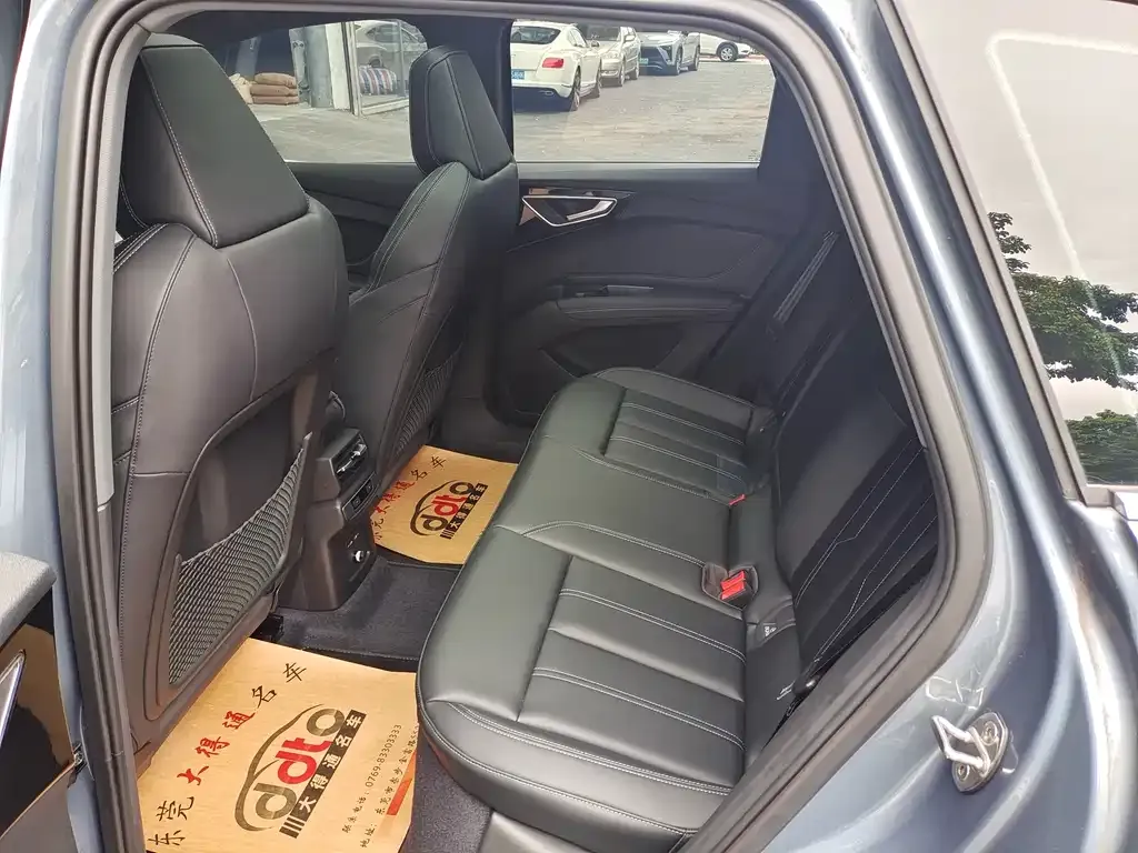 Audi Q4 e-tron 2025 из CN, фото 6