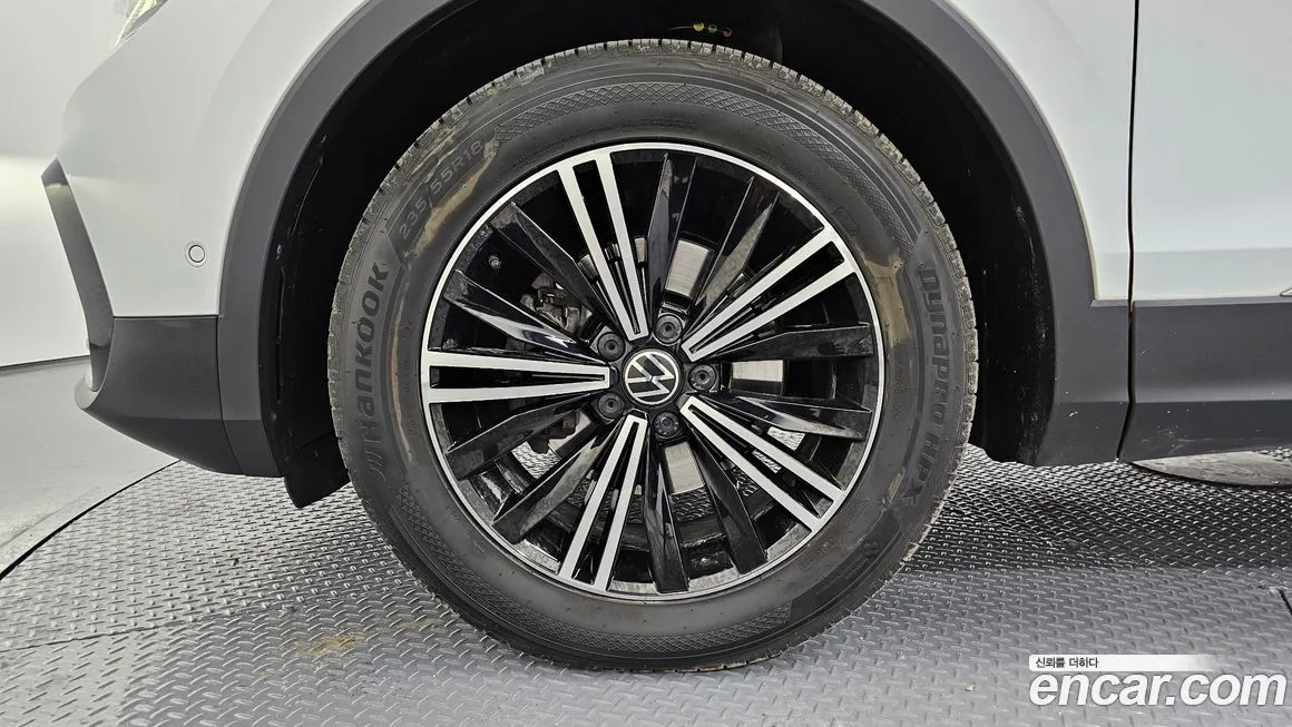 Volkswagen Tiguan 2022 из KR, фото 3