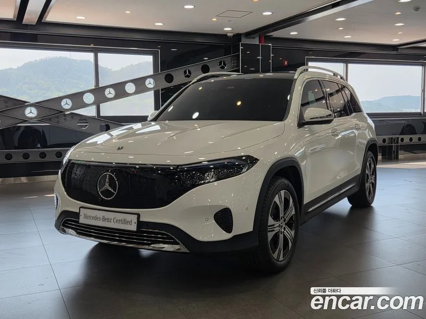 Mercedes-Benz EQB — фото 1