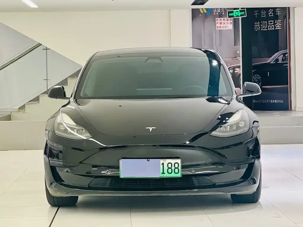 Tesla Model 3 — фото 5
