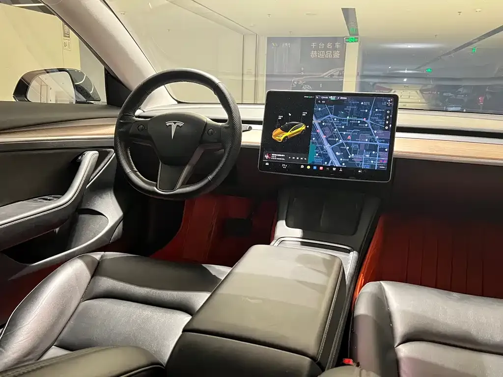Tesla Model 3 — фото 8