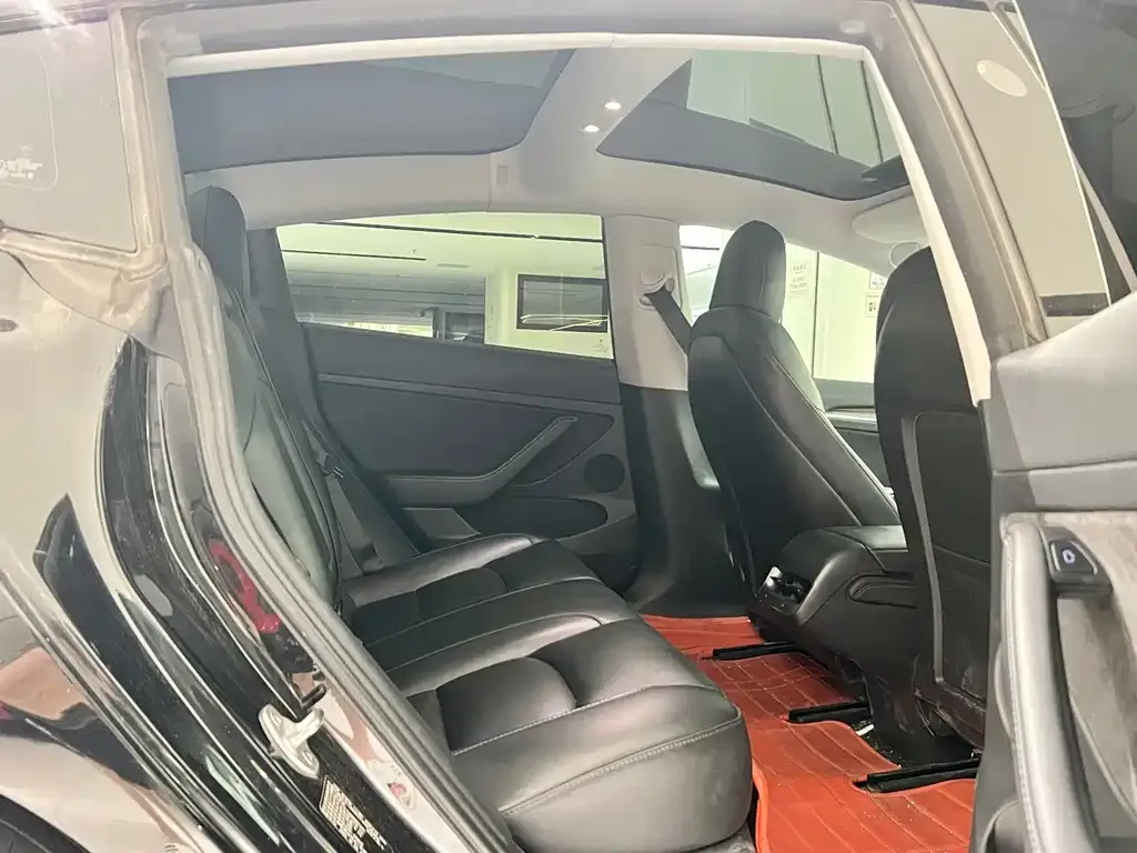 Tesla Model 3 — фото 4