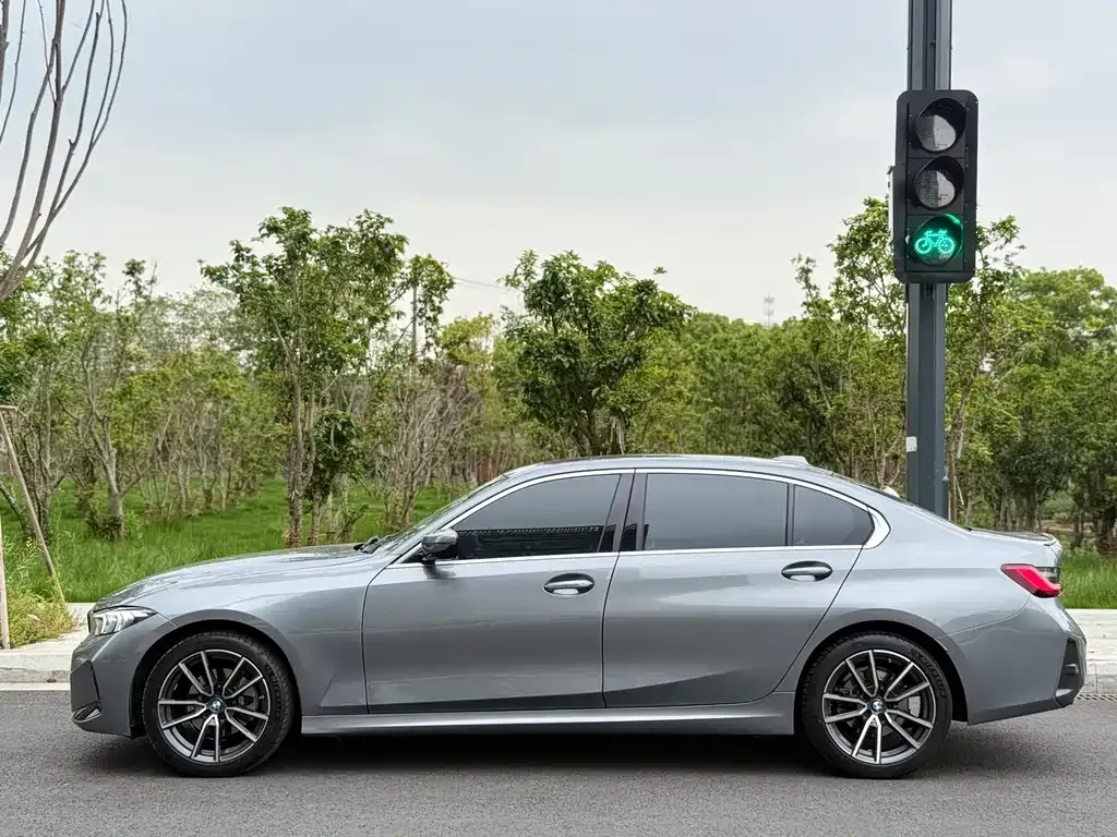 BMW 3 Series 2023 из CN, фото 7