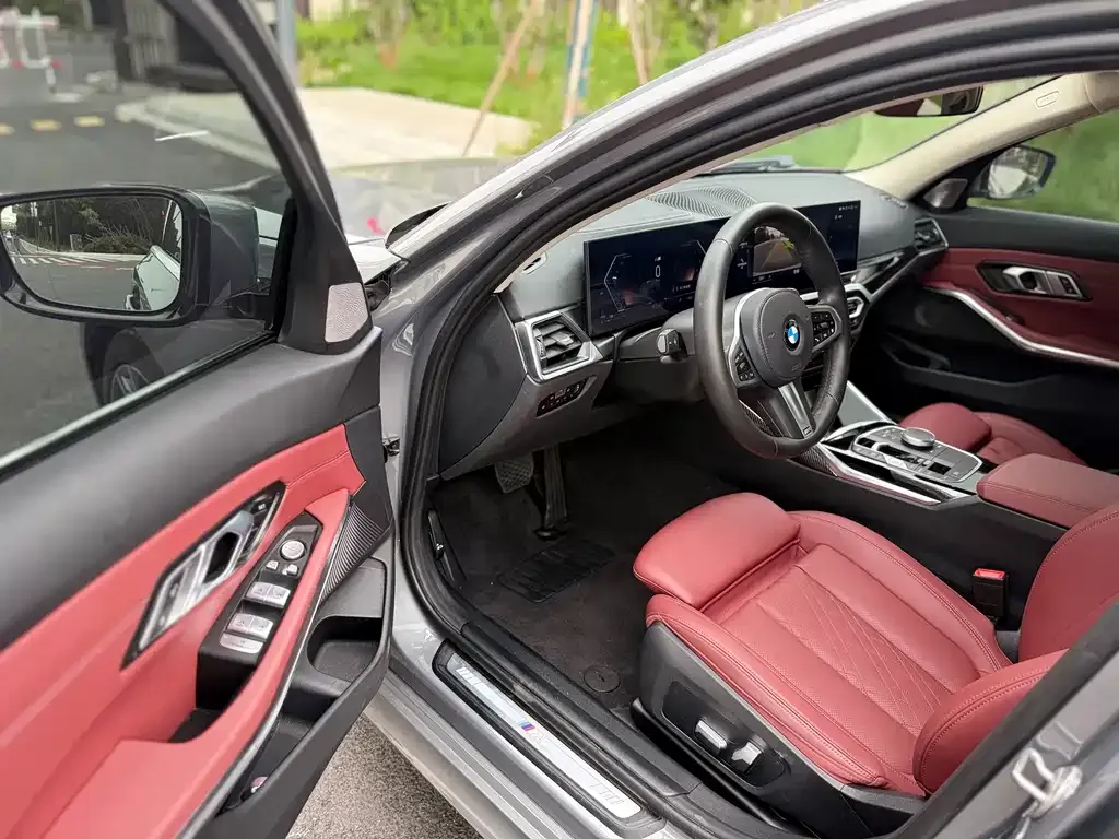 BMW 3 Series 2023 из CN, фото 2