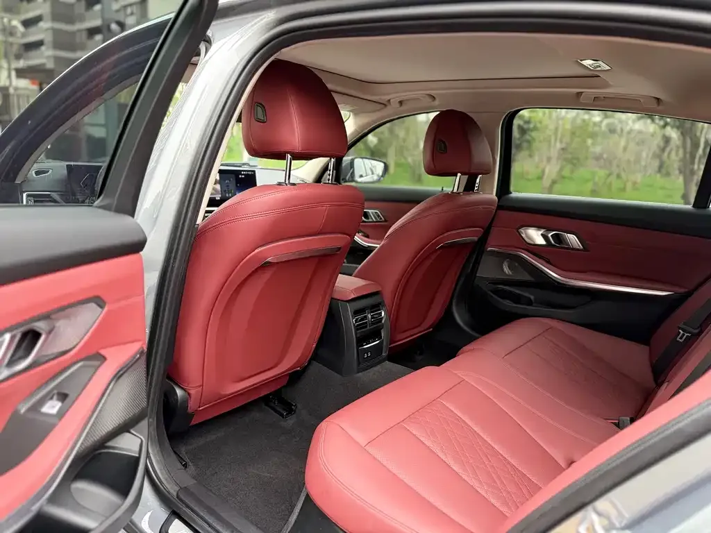 BMW 3 Series 2023 из CN, фото 3