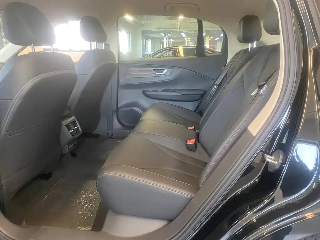 Hongqi E-QM5 2024 из CN, фото 8