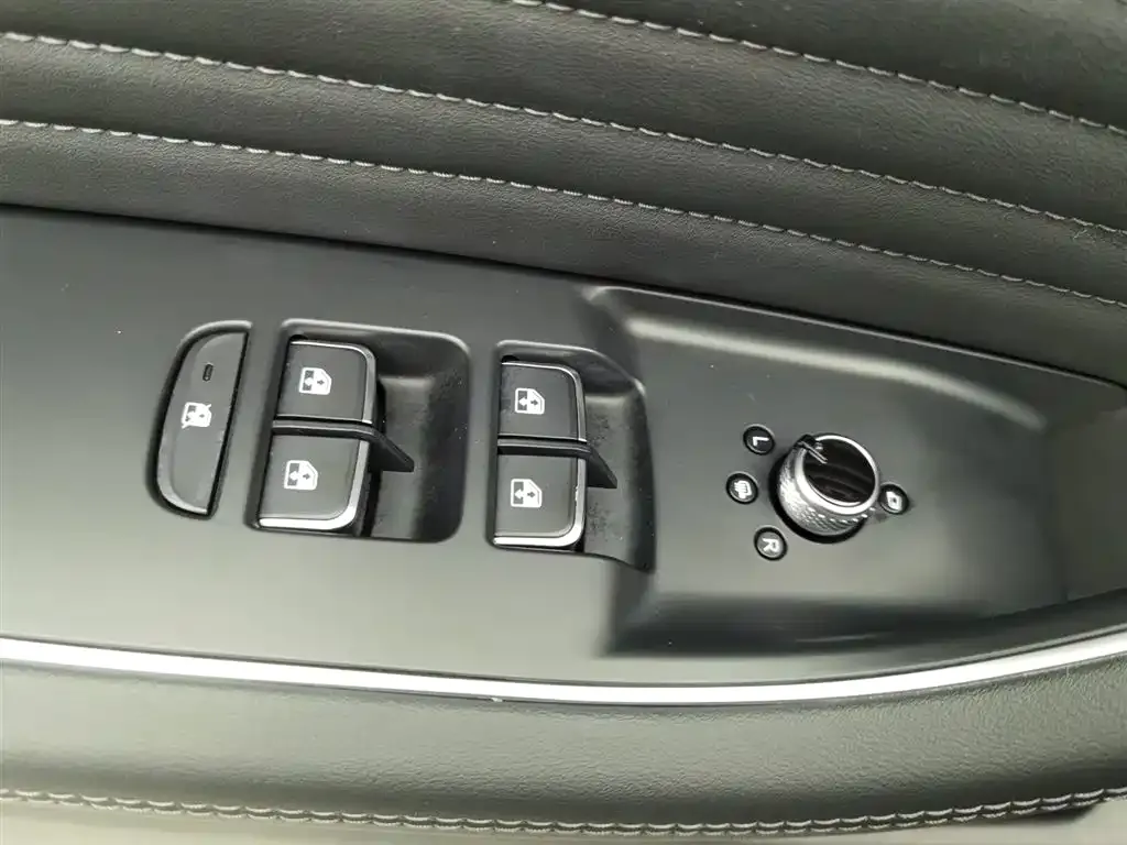 Hongqi HS5 2022 из CN, фото 8