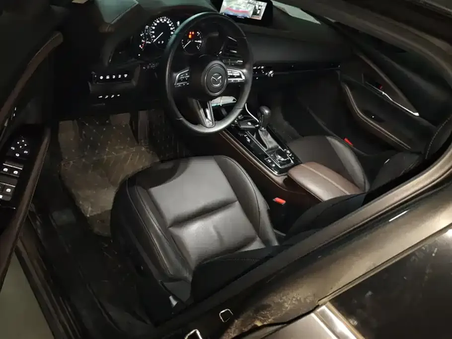 Mazda CX-30 2021 из CN, фото 10