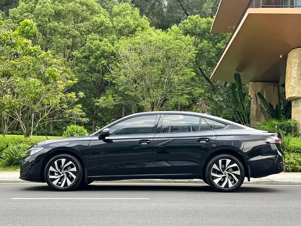 Volkswagen Passat — фото 10