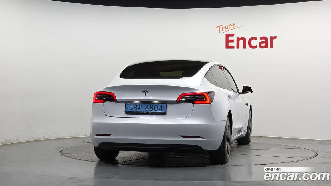 Tesla Model 3 — фото 3