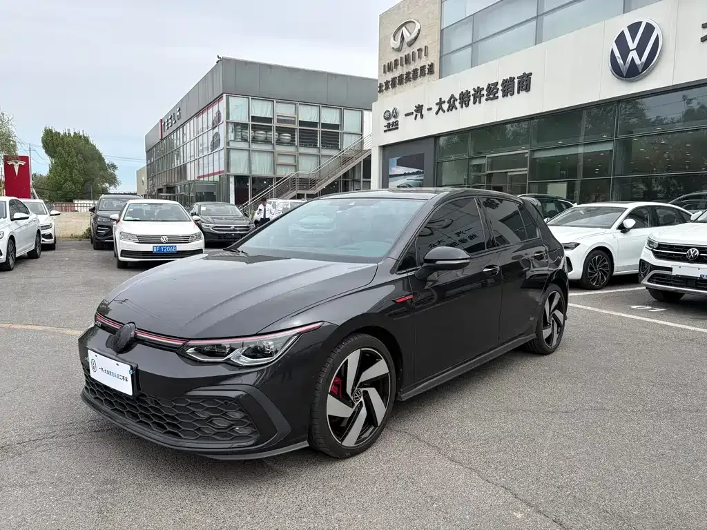 Volkswagen Golf GTI