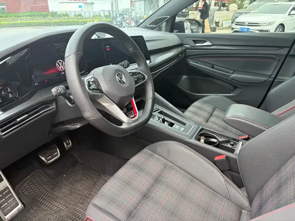 Volkswagen Golf GTI 2023 из CN, фото 8