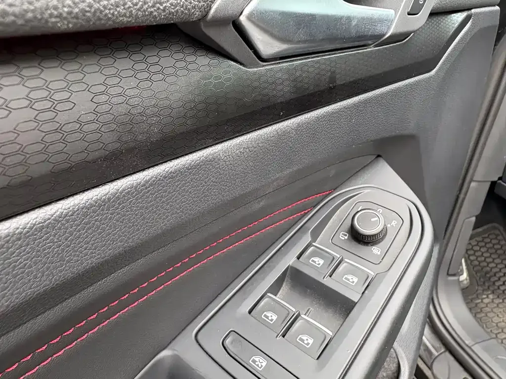 Volkswagen Golf GTI 2023 из CN, фото 5