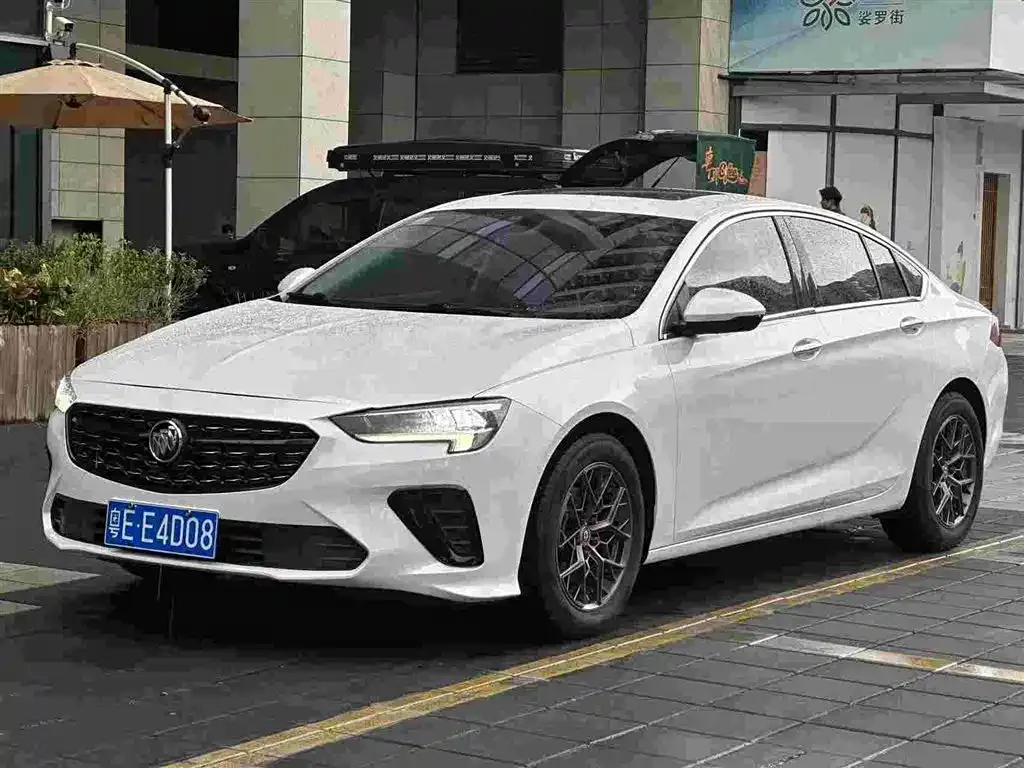 Buick Regal — фото 1