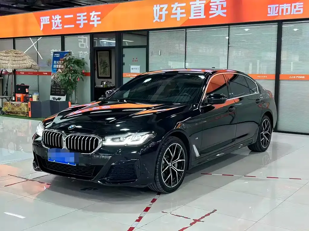 BMW 5 Series — фото 1