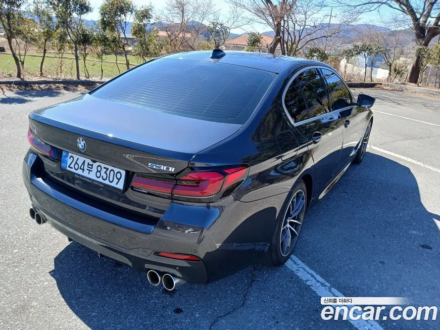 BMW 5-Series 2022 из KR, фото 8
