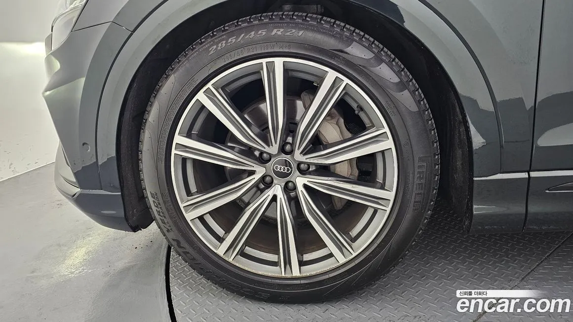 Audi Q8 2021 из KR, фото 3