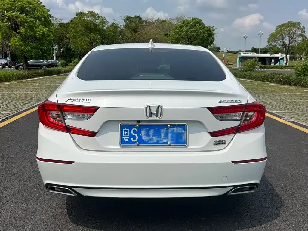 Honda Accord — фото 3