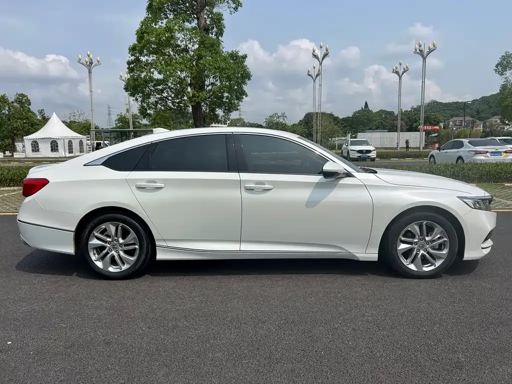 Honda Accord — фото 4