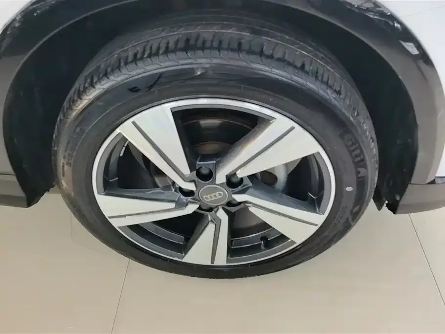Audi Q2L 2021 из CN, фото 3