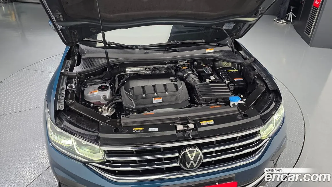 Volkswagen Tiguan — фото 10
