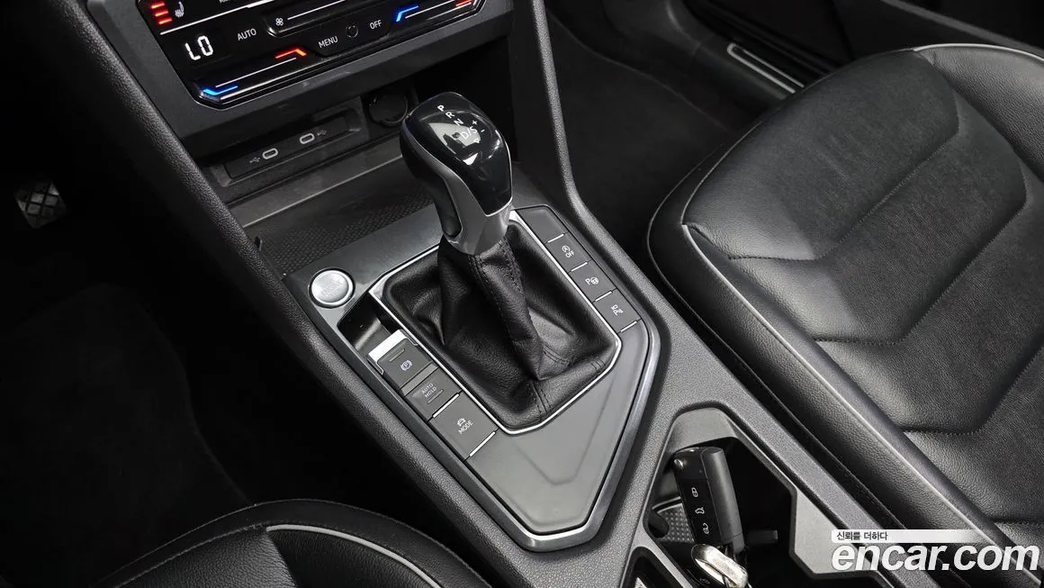 Volkswagen Tiguan — фото 7