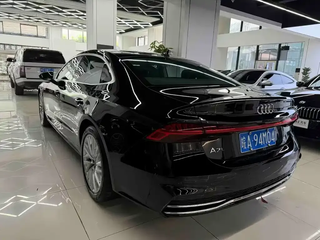 Audi A7L — фото 5