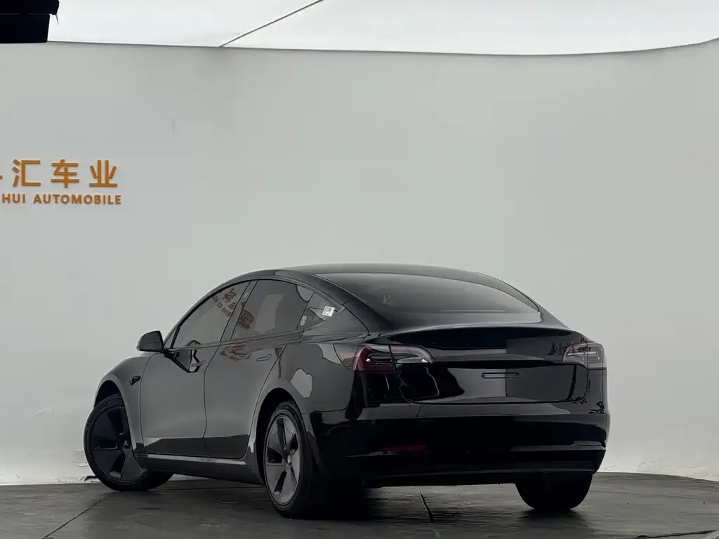 Tesla Model 3 — фото 8