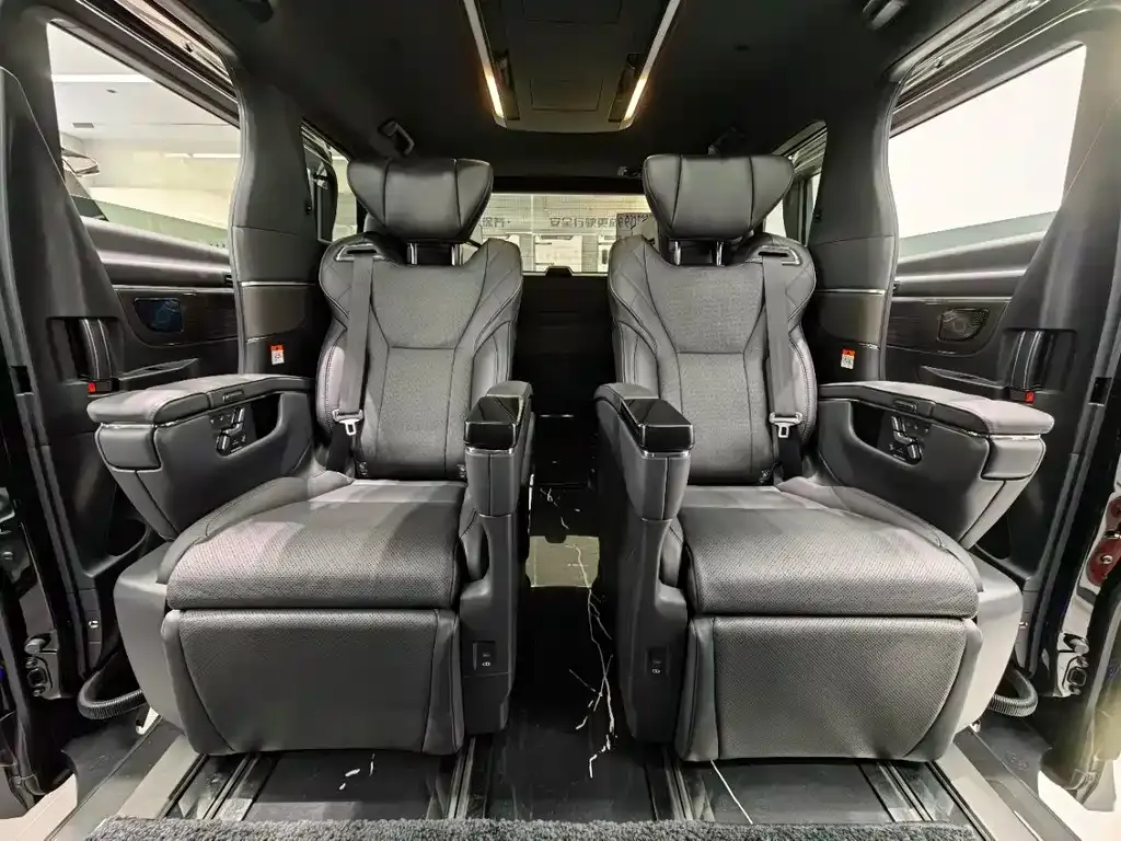 Toyota Vellfire 2024 из CN, фото 9