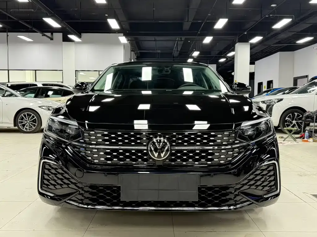 Volkswagen Passat — фото 7