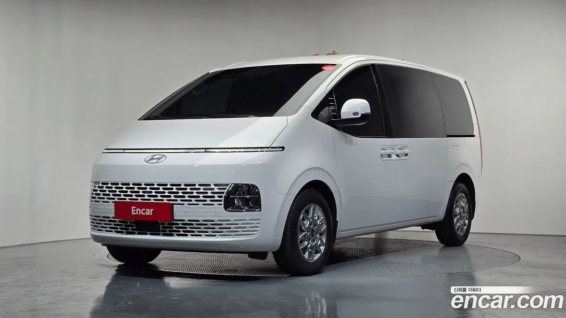 Hyundai Staria
