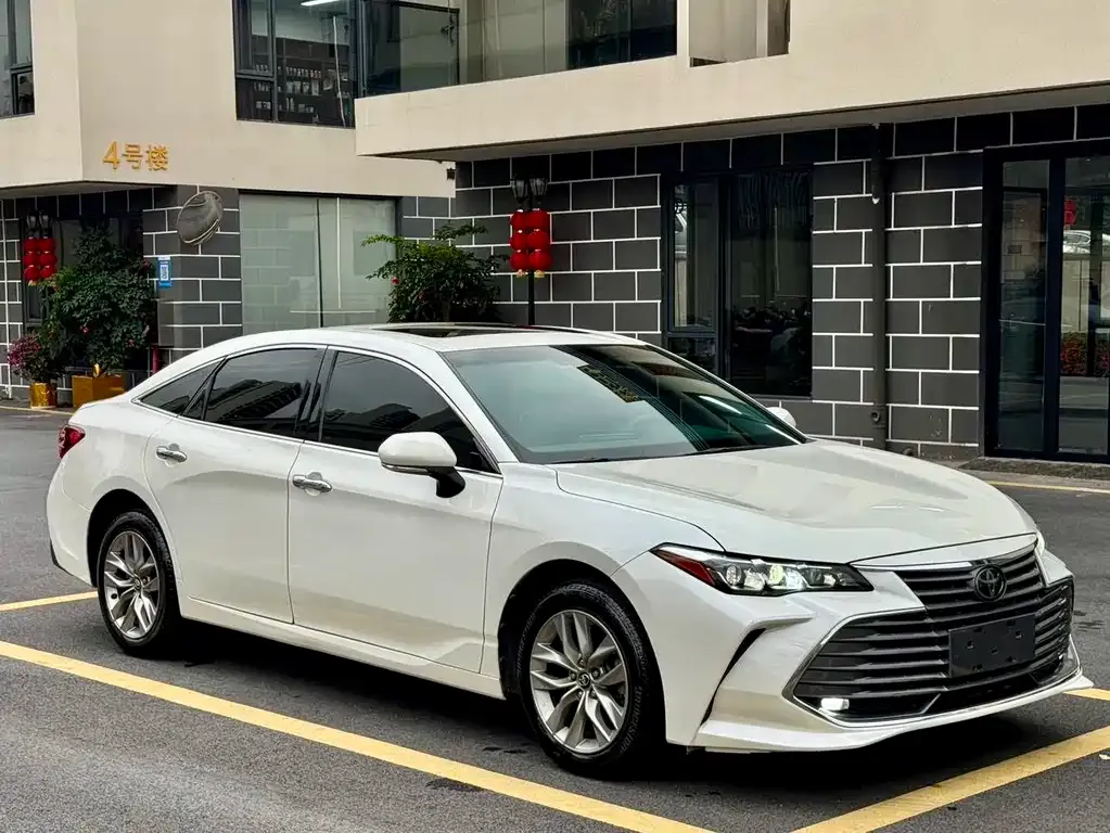 Toyota Avalon — фото 2