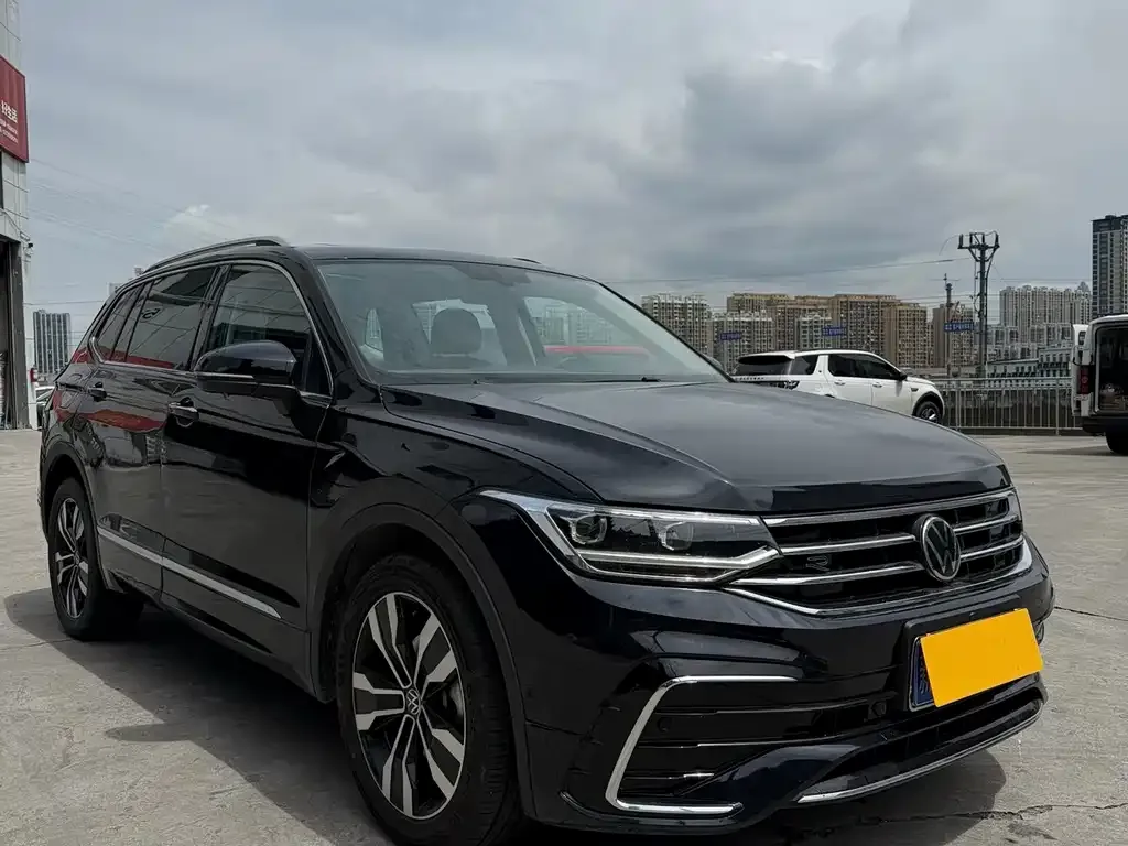 Volkswagen Tiguan L — фото 6