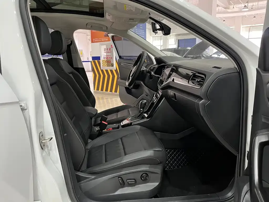 Volkswagen T-Roc 2022 из CN, фото 5