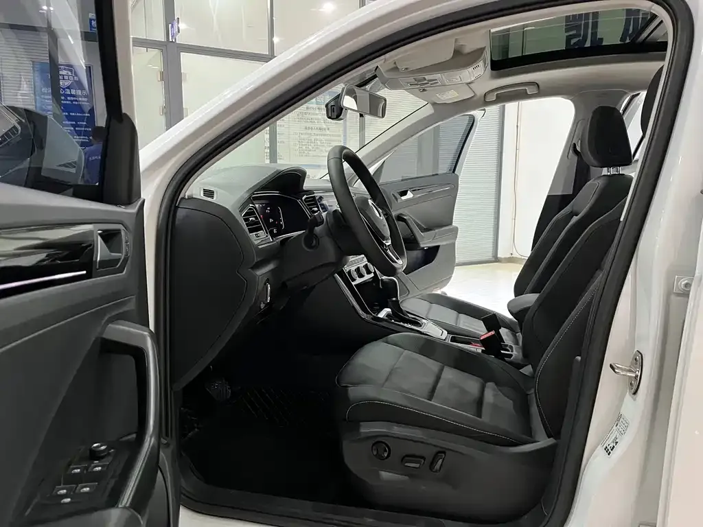 Volkswagen T-Roc 2022 из CN, фото 8