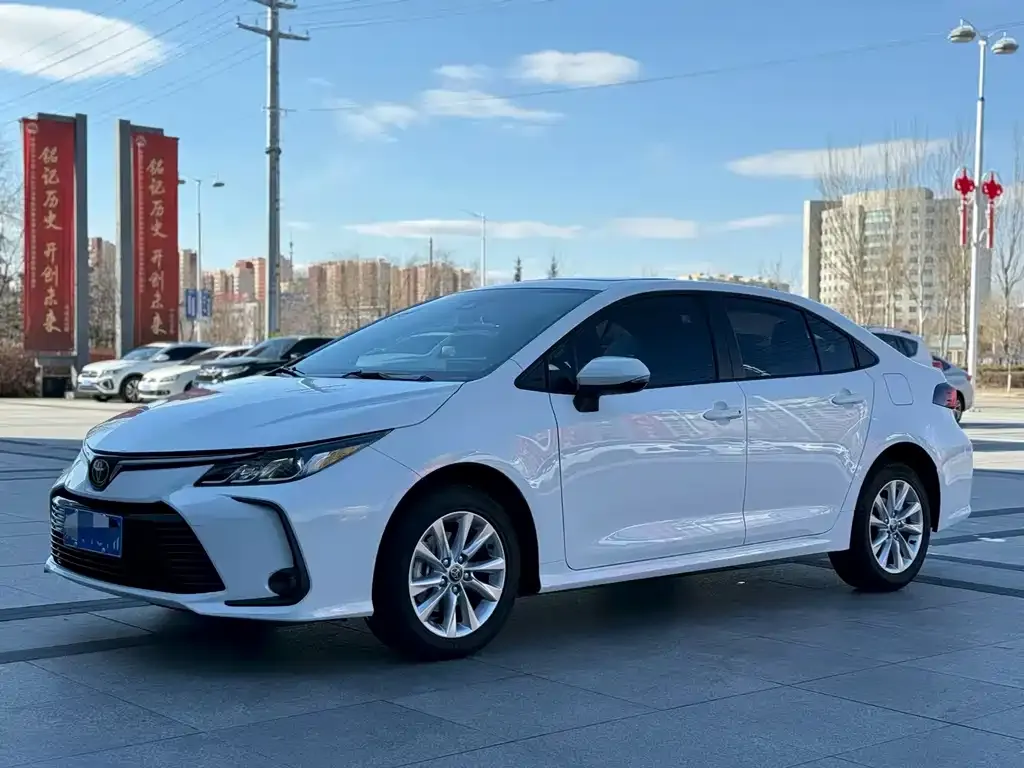Toyota Corolla 2025 из CN, фото 1