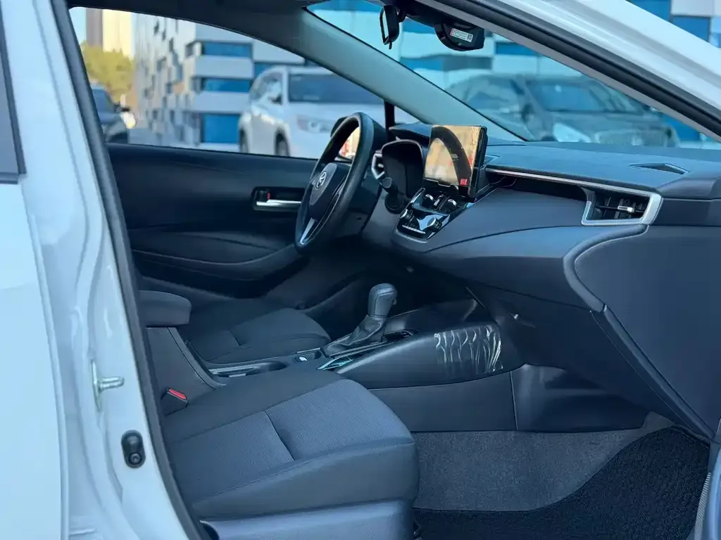 Toyota Corolla 2025 из CN, фото 4