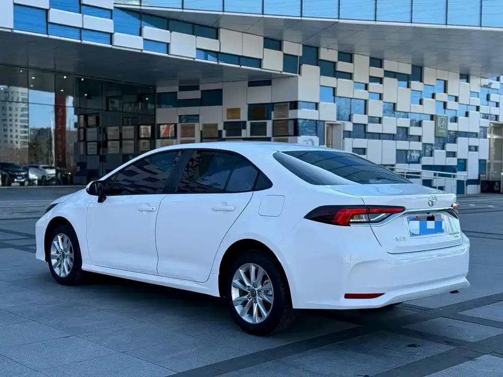 Toyota Corolla 2025 из CN, фото 9