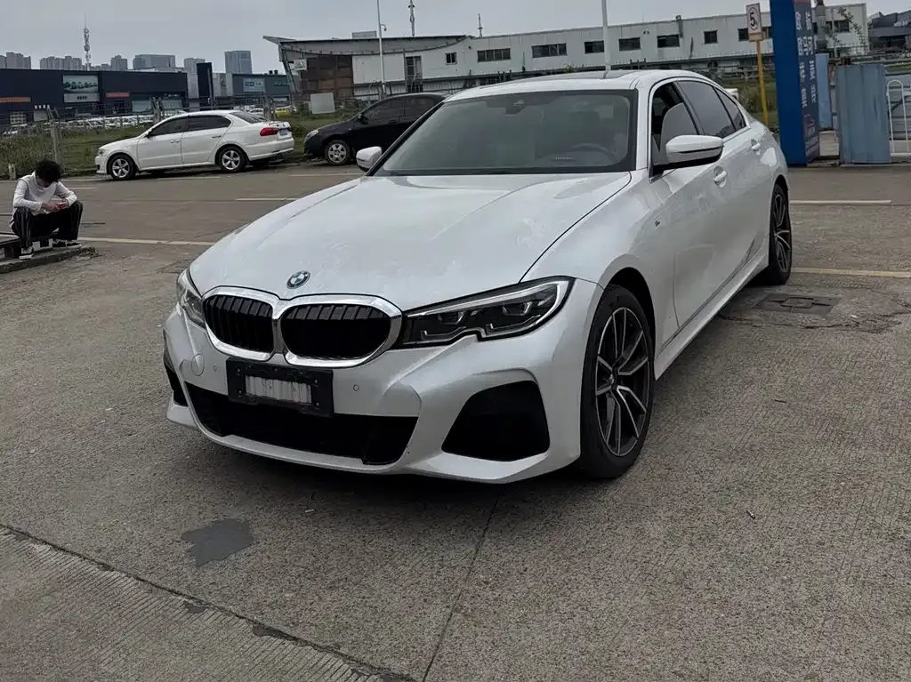 BMW 3 Series 2022 из CN, фото 1