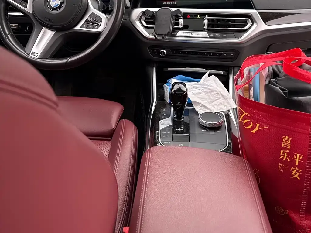BMW 3 Series 2022 из CN, фото 2