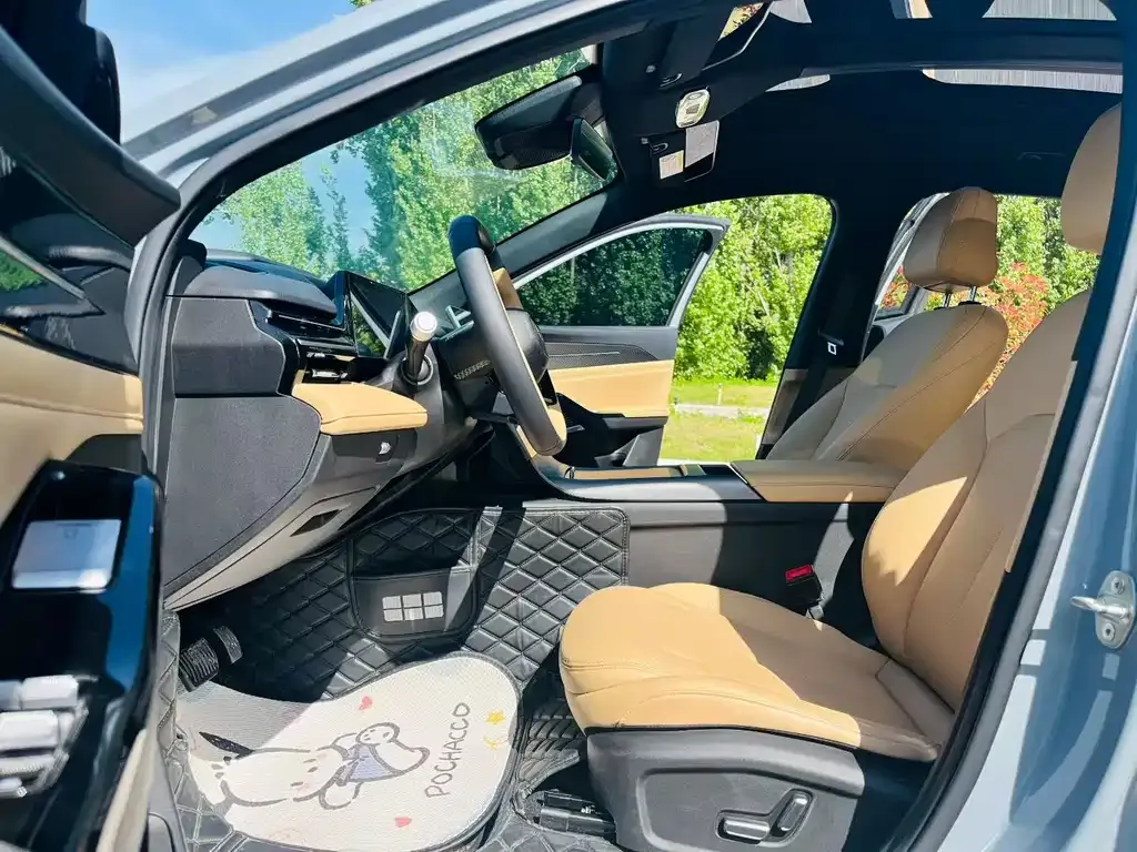 Geely Galaxy L6 — фото 6